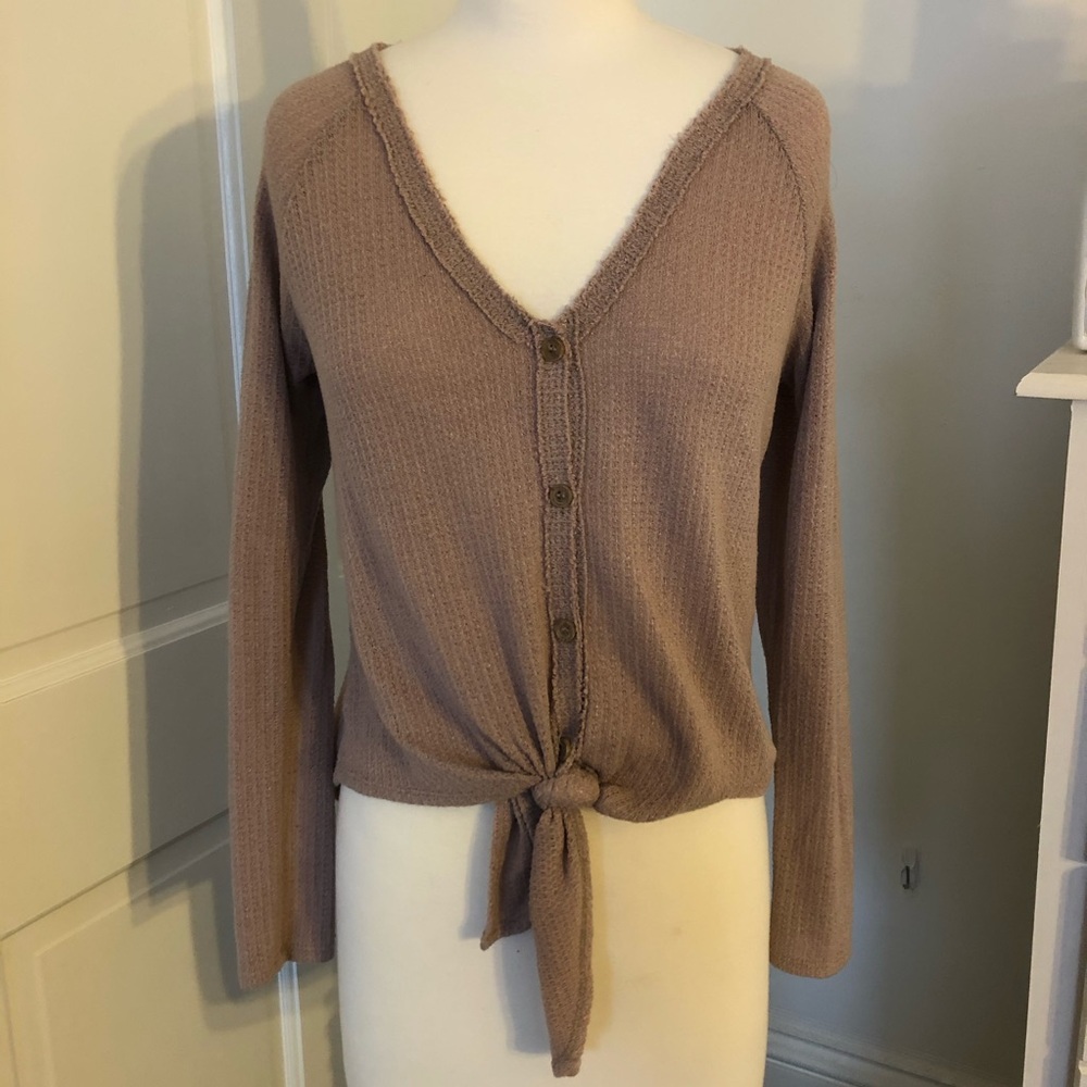 Lightweight tie-front top